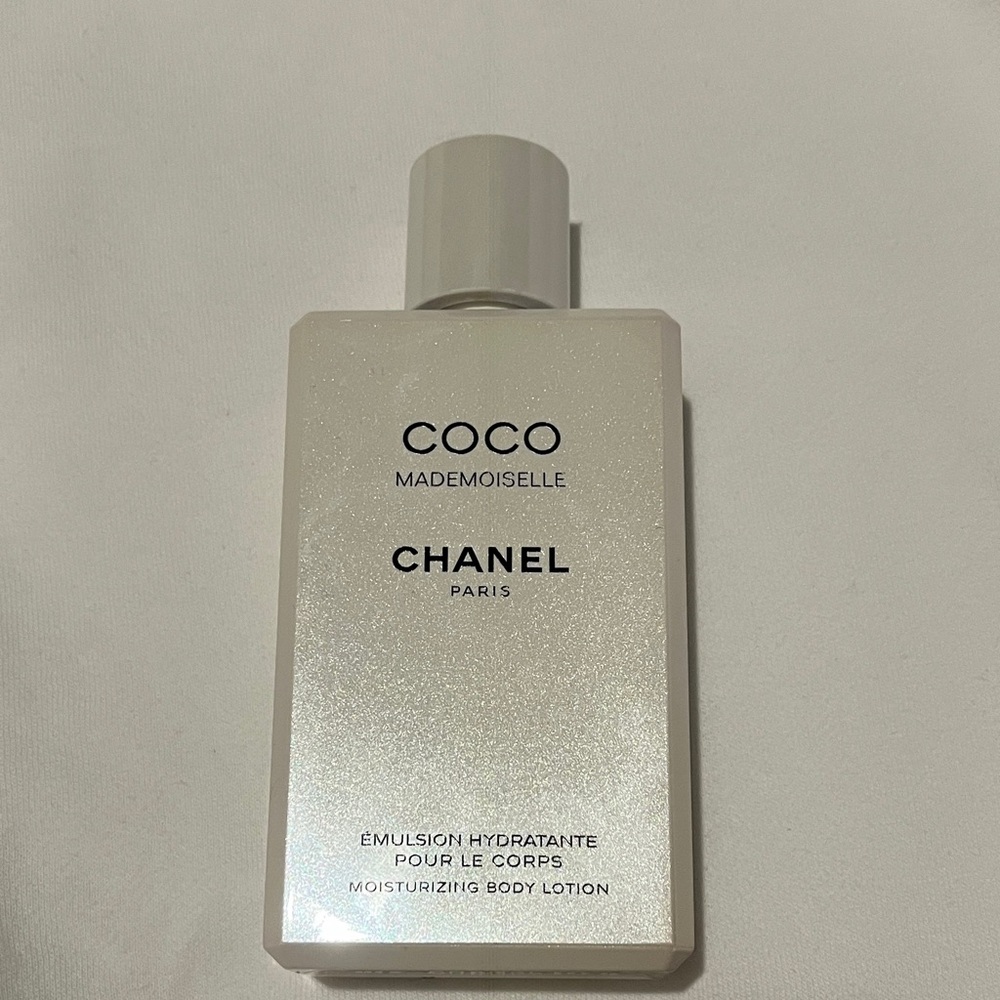 CHANEL Coco Mademoiselle Moisturizing Lotion in Cream